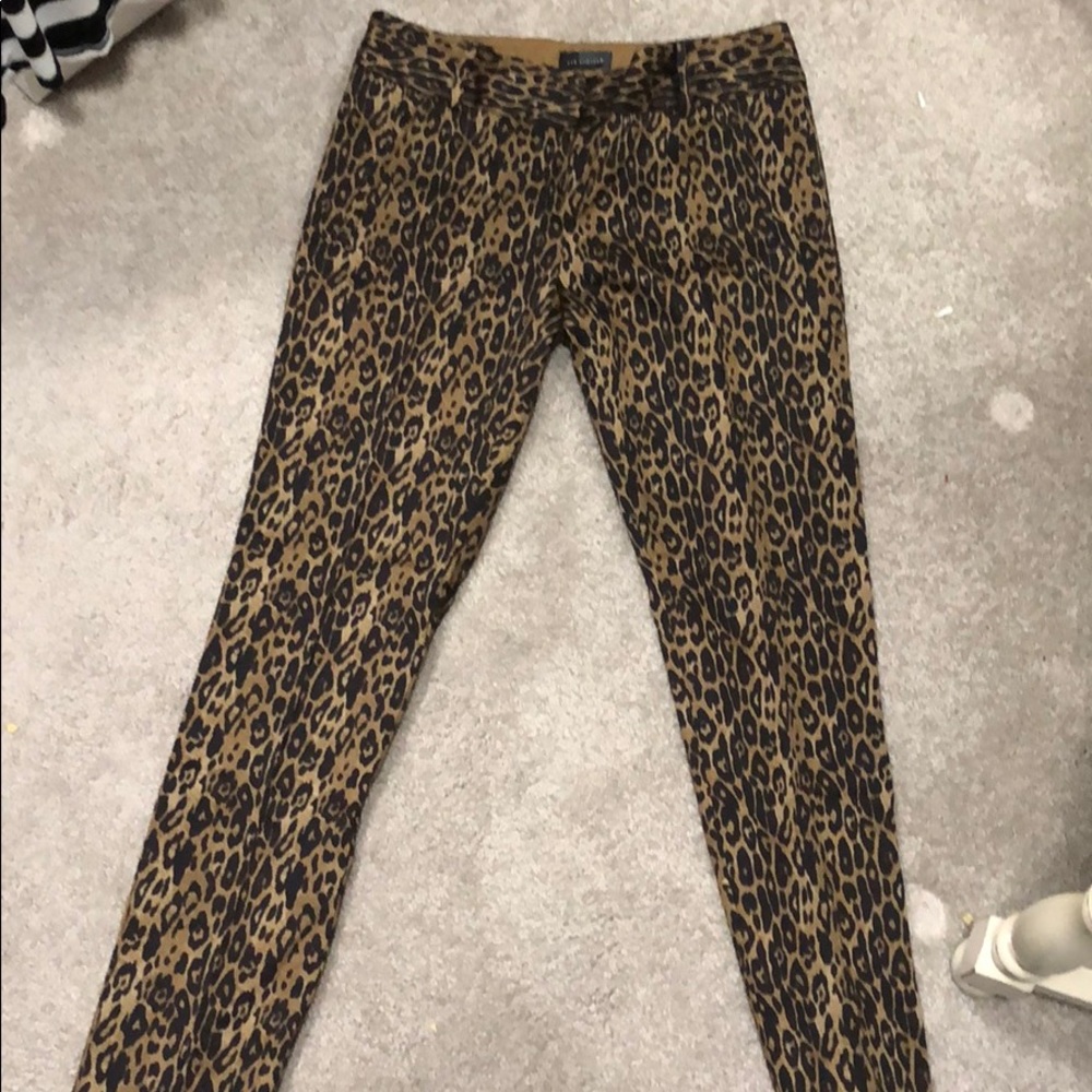 Animal print slim ankle pants
